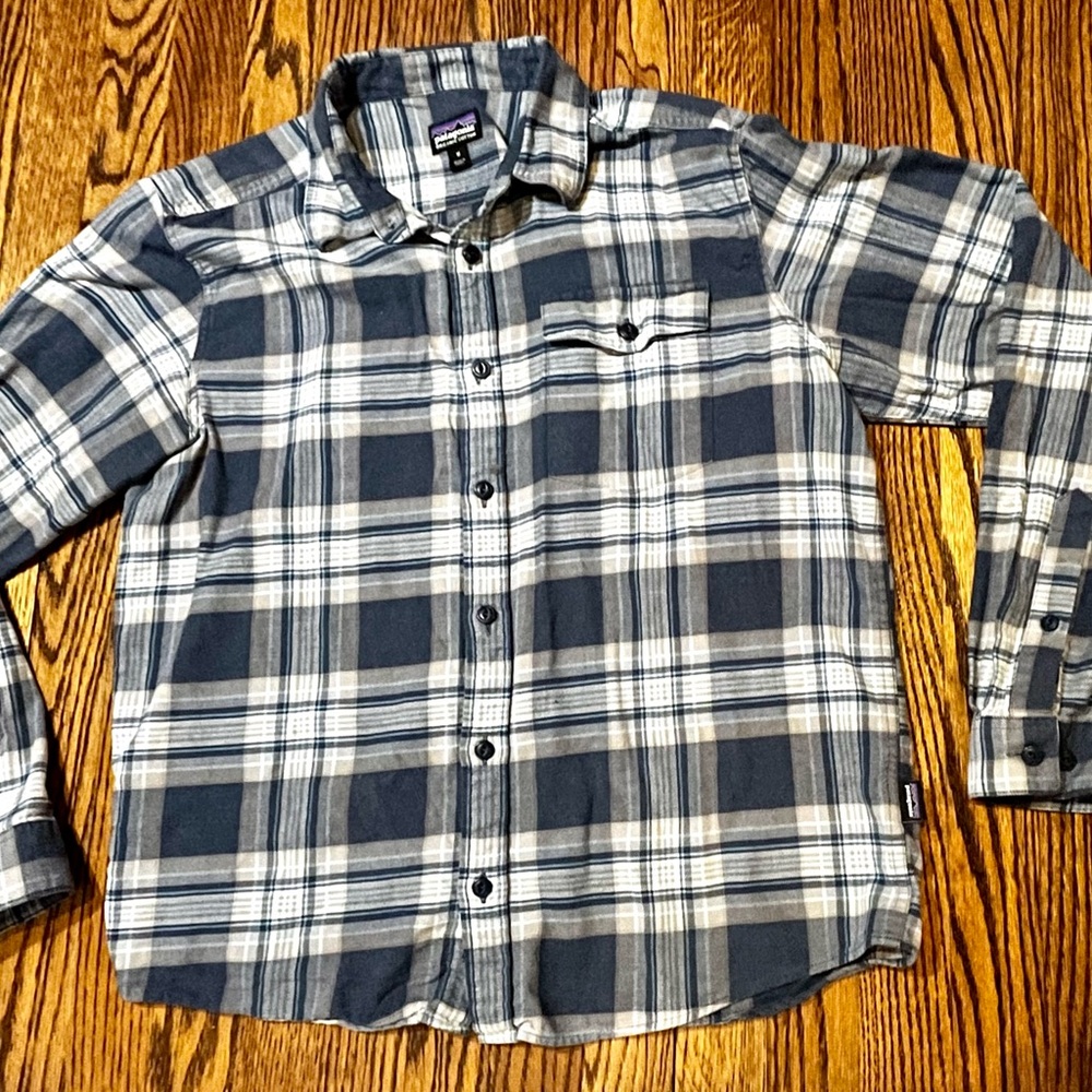 Patagonia Shirt Mens Medium Blue Plaid Lightweight Fjord Flannel Hiking Outdoors